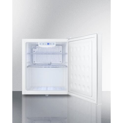 Summit All-Refrigerator Summit Compact Allergy-Free All-Refrigerator AZAR27W