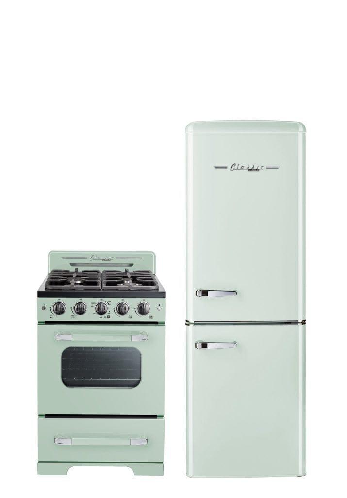 Unique Unique Appliances Unique 7 cu/ft Retro Bottom Mount Refrigerator UGP-215L LG AC  (Light Green)
