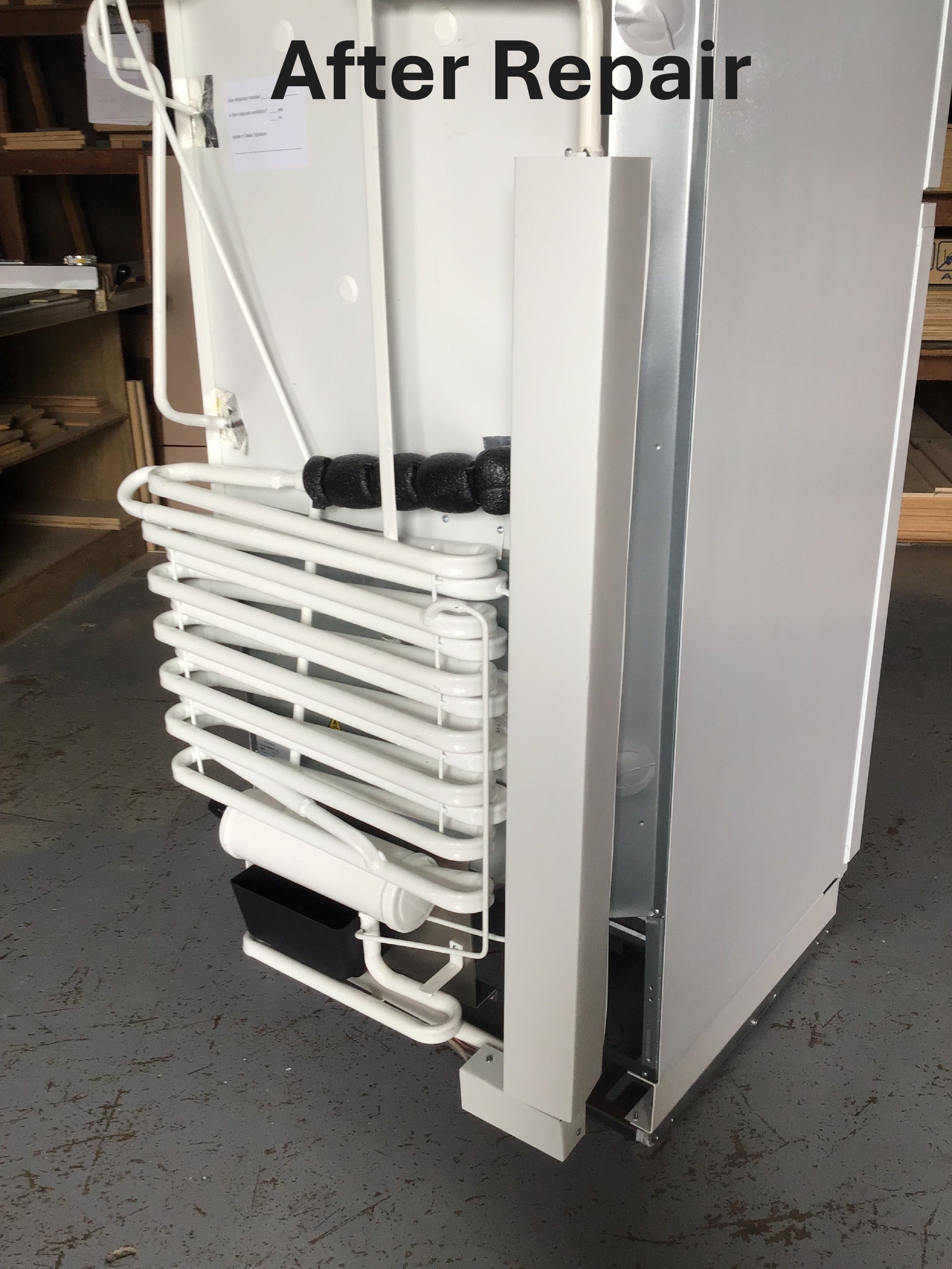 Crystal Cold Propane Refrigerator New Scratch & Dent Crystal Cold CC15RF Propane Refrigerator-Freezer in White 15 cu.ft.