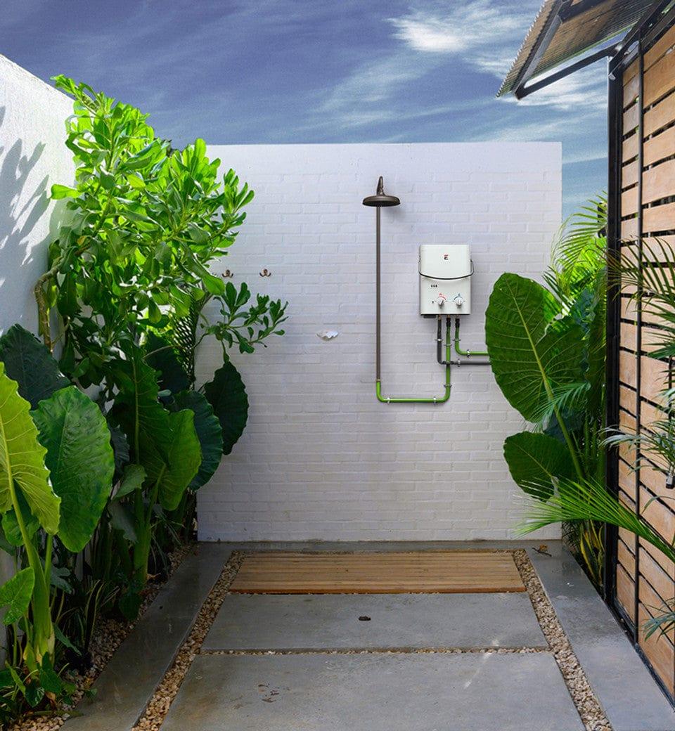 Eccotemp Heaters Eccotemp Eccotemp L5 Portable Outdoor Tankless Water Heater w/ EccoFlo Diaphragm 12V Pump and Strainer