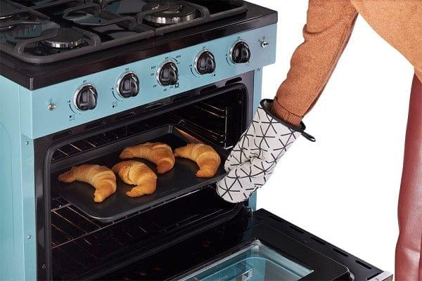Unique Natural Gas Range/Stove Classic Retro Unique 30" Convection Gas Range (Electronic Ignition) in Turquoise UGP-30CR T