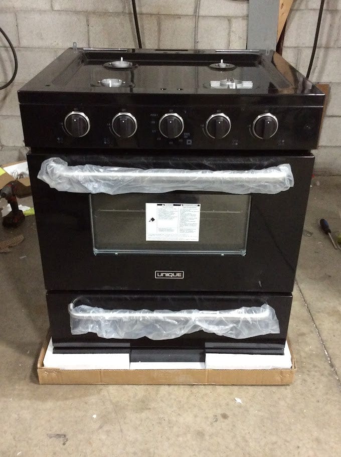 Unique Propane Range /Stove New Scratch &amp; Dent Unique UGP-30G OF1 B S&amp;D #0290 | Classic 30&quot; Propane Range Battery in Black