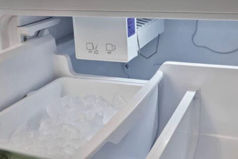 Unique Refrigerator-Freezer Unique 510Litre Ocean Mist Turquoise Bottom Mount Refrigerator UGP-510L T AC