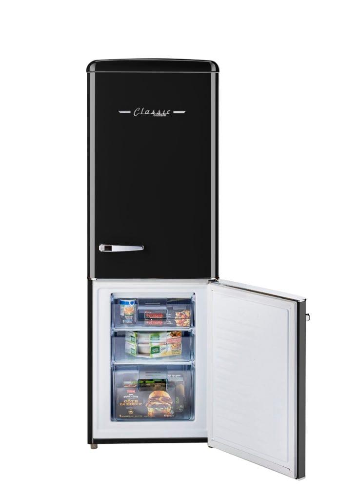 Unique Unique Appliances Unique 7 cu/ft Retro Bottom Mount Refrigerator UGP-215L B AC  (Black)
