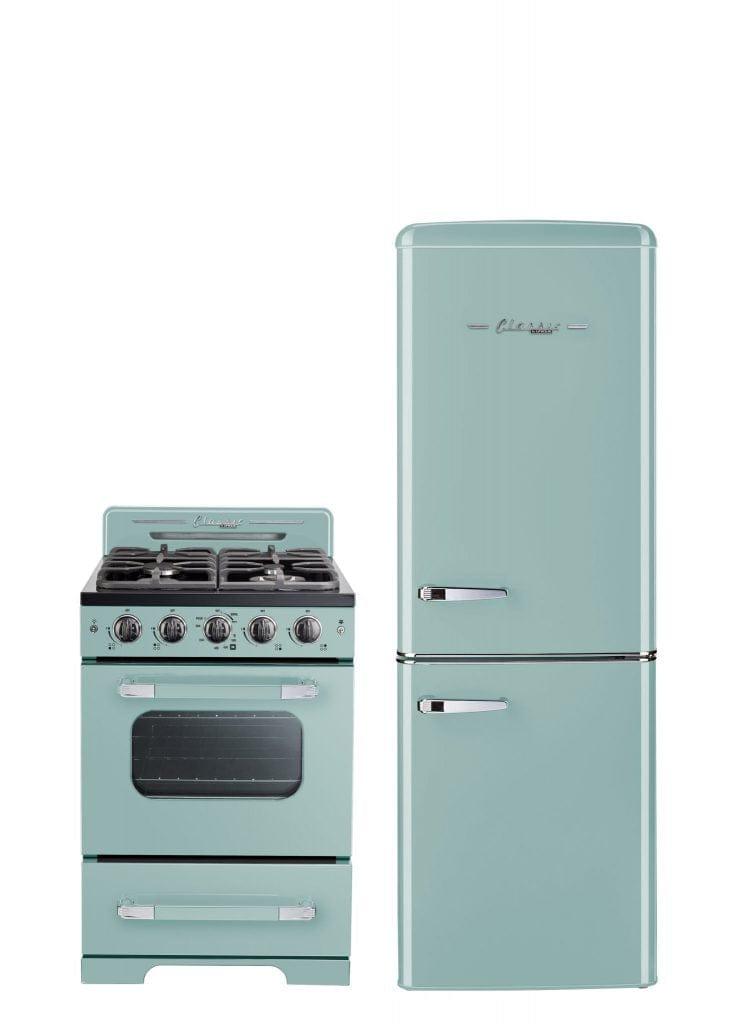 Unique Unique Appliances Unique 7 cu/ft Retro Bottom Mount Refrigerator UGP-215L T AC (Turquoise)