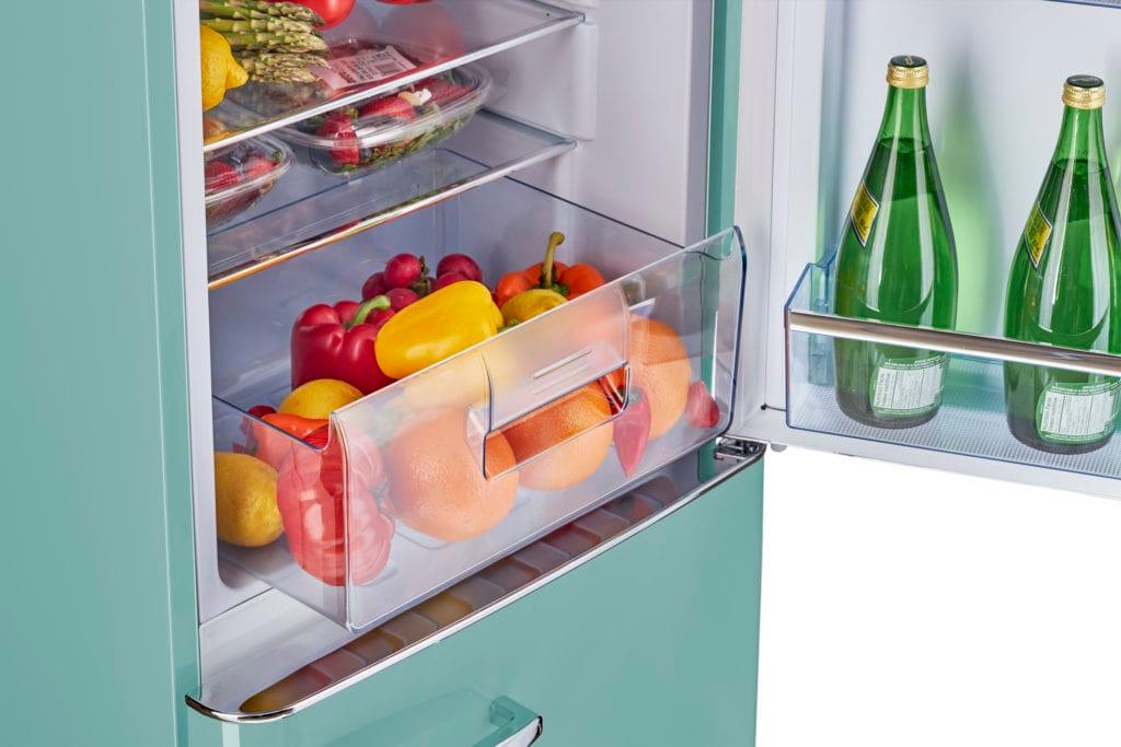 Unique Unique Appliances Unique 7 cu/ft Retro Bottom Mount Refrigerator UGP-215L T AC (Turquoise)