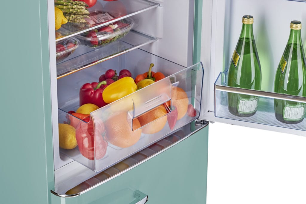 Unique Unique Appliances Unique 7 cu/ft Retro Bottom Mount Refrigerator UGP-215L T AC (Turquoise)